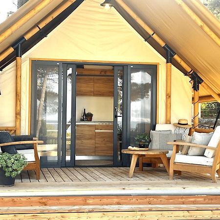 Waterman Beach Village Supetar Bagian luar foto